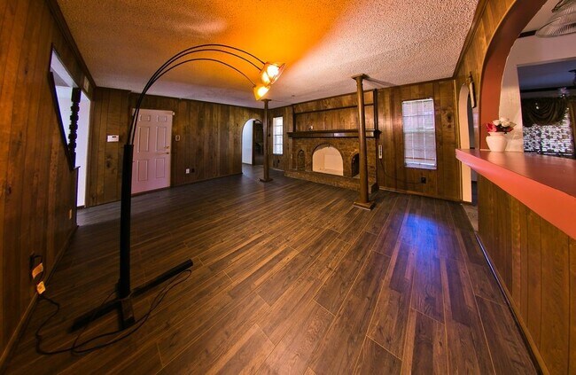 Photo - 8435 Sterlingshire St