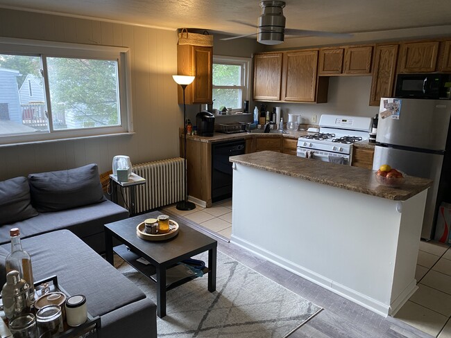 Building Photo - 13 Uxor Way Unit 2