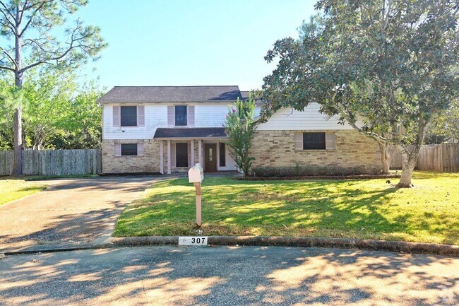 Building Photo - 307 Elmwood Cir Rental