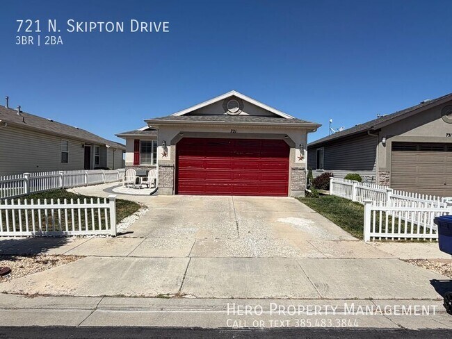 Building Photo - 721 Skipton Dr W