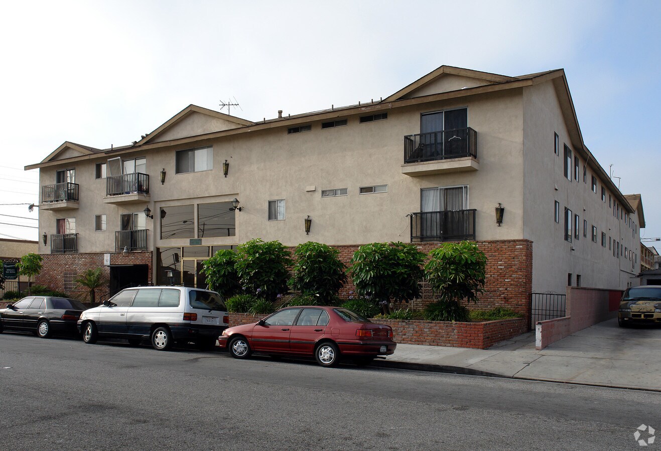 Photo - Crestmoor Apartments