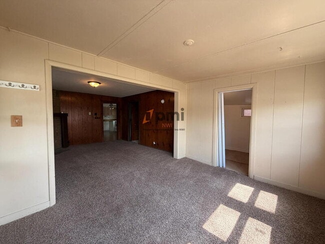 Photo - 707 E 118th St