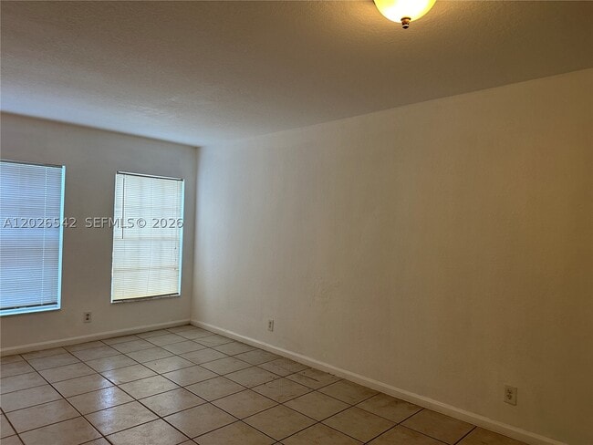 Photo - 824 Summit Blvd