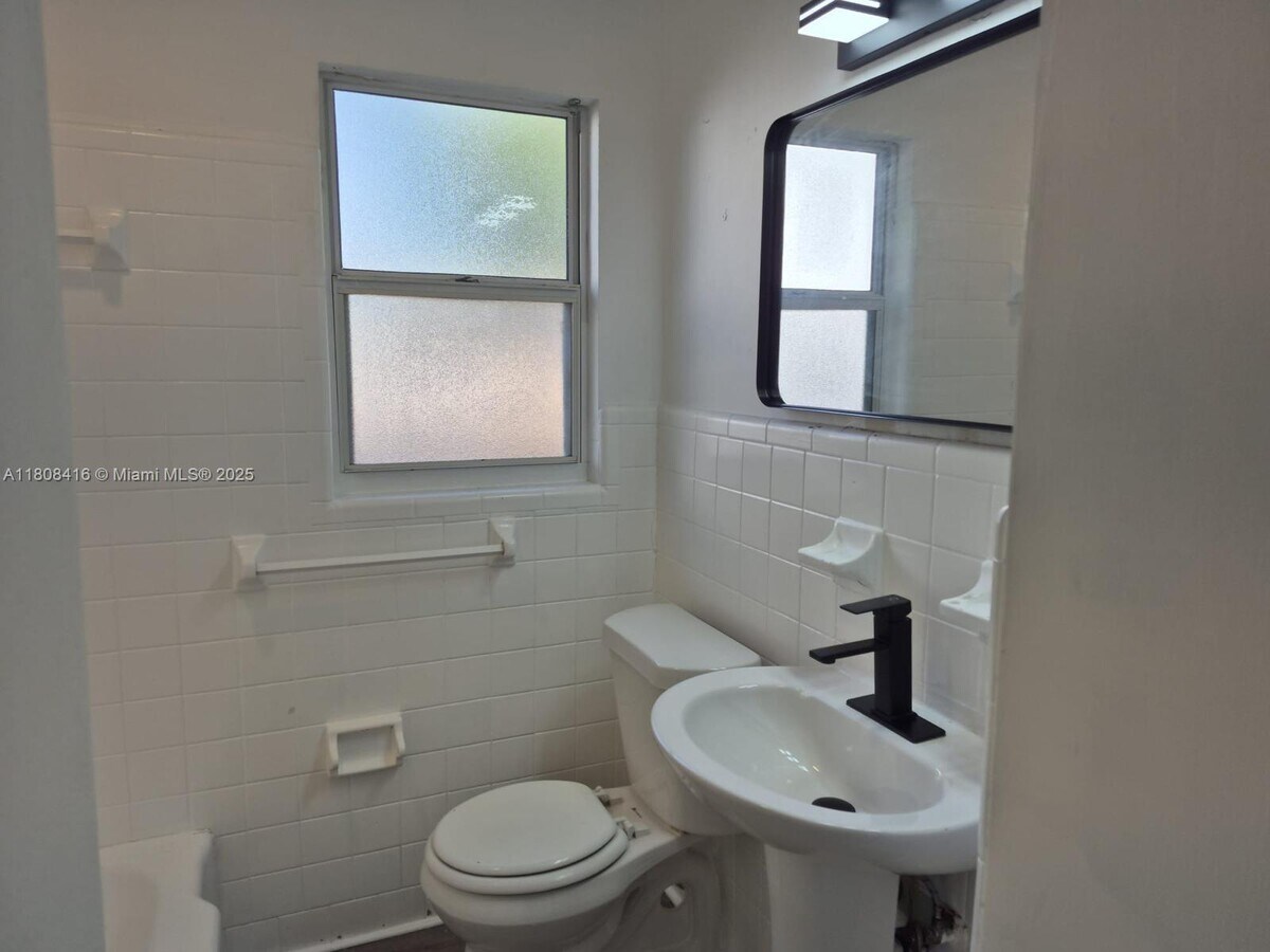 Photo - 914 W Sumner St Unit 914