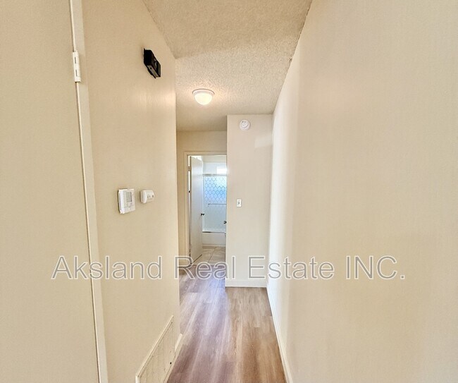 Photo - 2120 Chrysler Dr