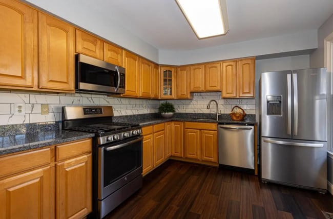 Photo - 4847 Carriagepark Rd