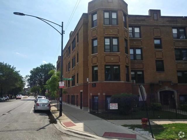 Building Photo - 4222 N Clark St Rental