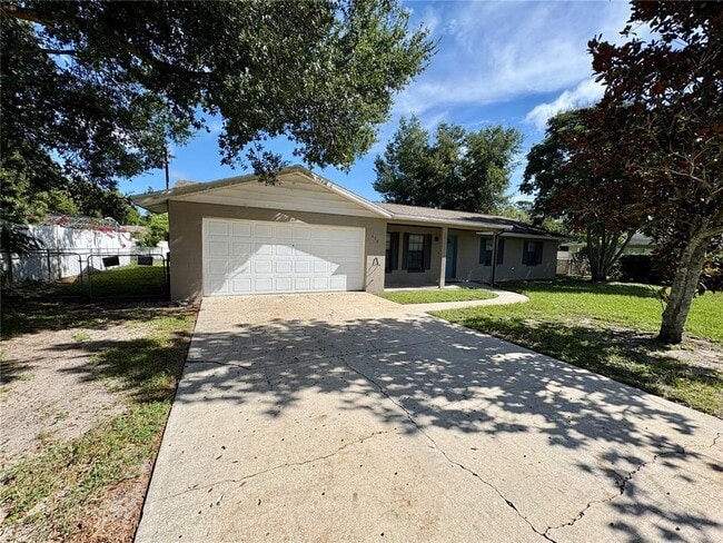 Building Photo - 615 Floral Cir Rental