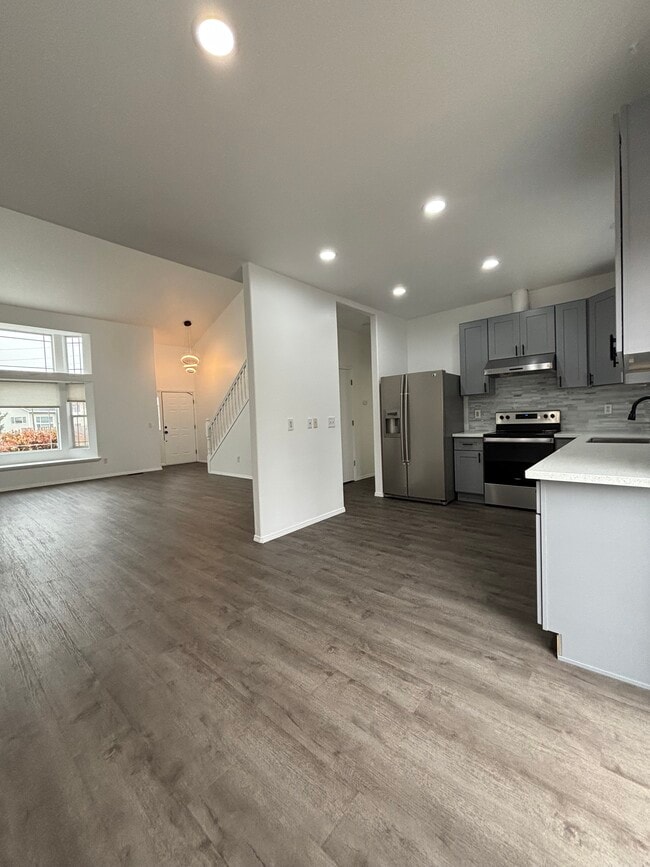 Photo - 20115 NE Halsey St