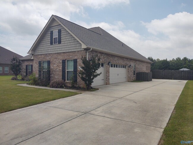 Photo - 105 Twin Springs Dr