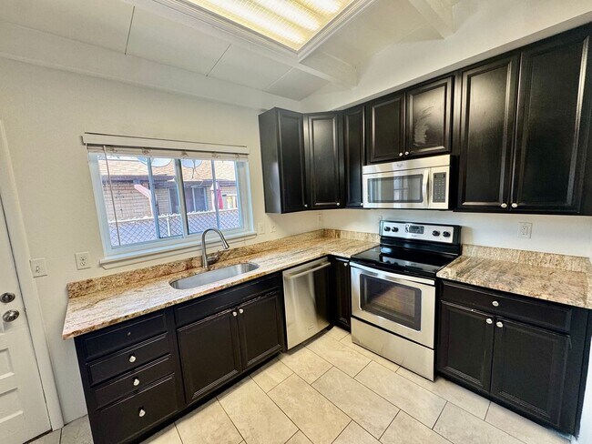 Photo - 2260-2268 Ames St Unidad 2268