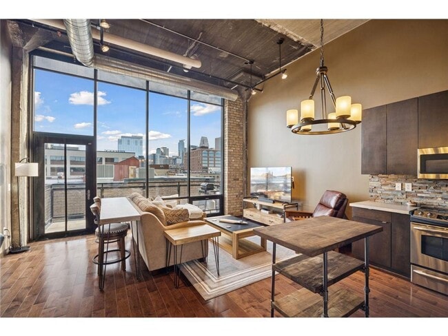 Building Photo - 618 N Washington Ave Unit 602