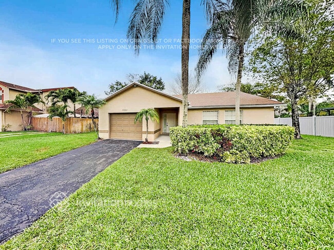 Building Photo - 5521 SW 58th Ct