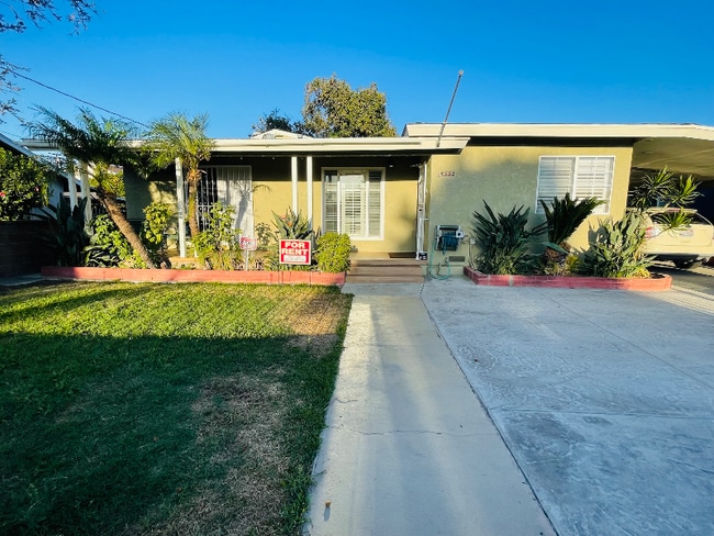 Building Photo - 15332 Castana Ave Rental