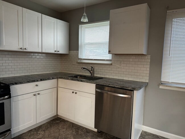 Photo - UPDATED 3 BEDROOM HOME IN fRAISER