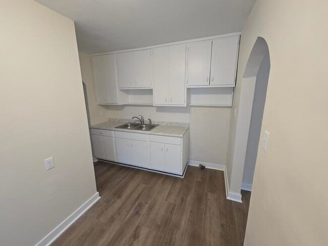 Photo - 1327 N Chester Ave
