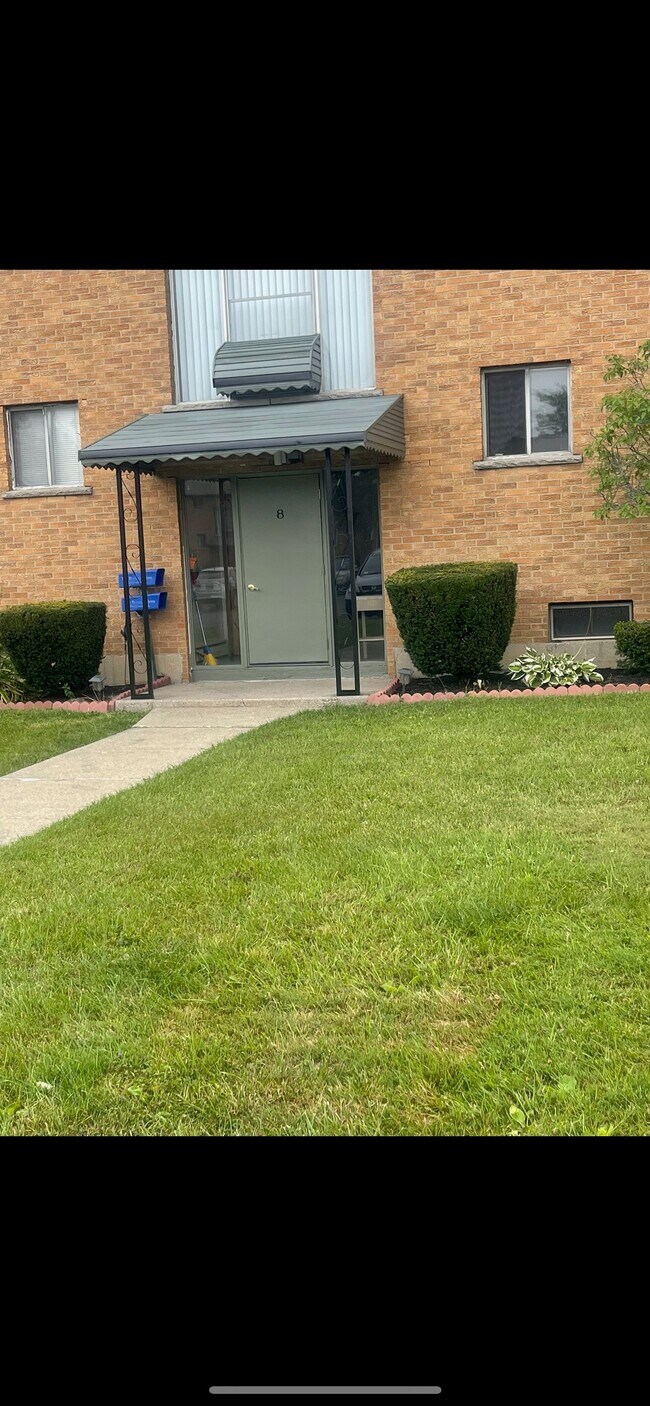 Hartford Place Apartments For Rent in Amherst, NY