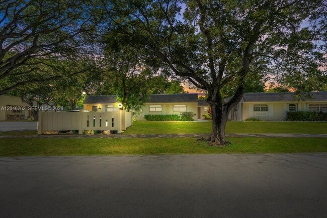 Building Photo - 17244 SW 112th Pl Unit 21342