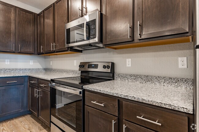 1 BR, 1 BR - 769SF