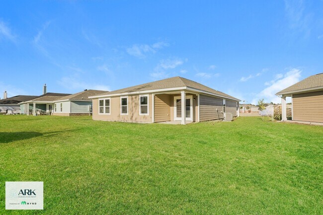 560 Riverwalk Cir