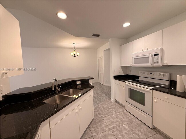 Building Photo - 3602 Skyline Blvd Unit 104