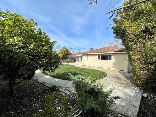 Photo - 4876 Springdale Dr