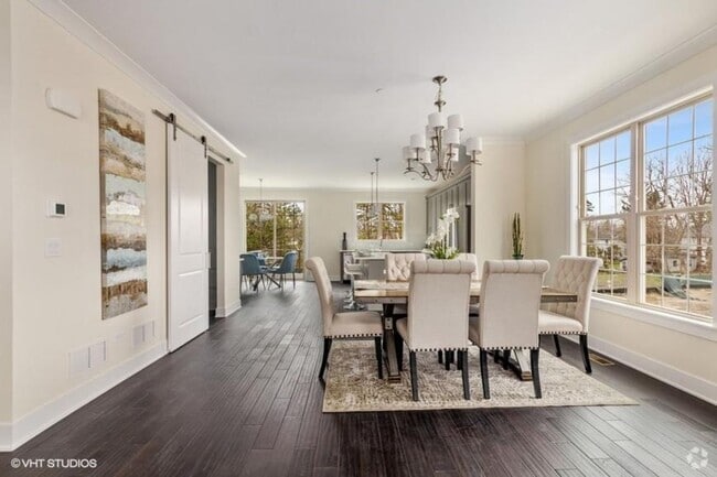 Building Photo - 2 bedroom in Chicago IL 60015 Rental