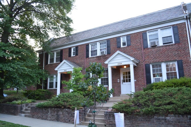 Building Photo - 3931 W St NW Unit #2 Rental