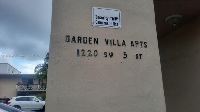 Photo - 1220 SW 5th St Unit 17