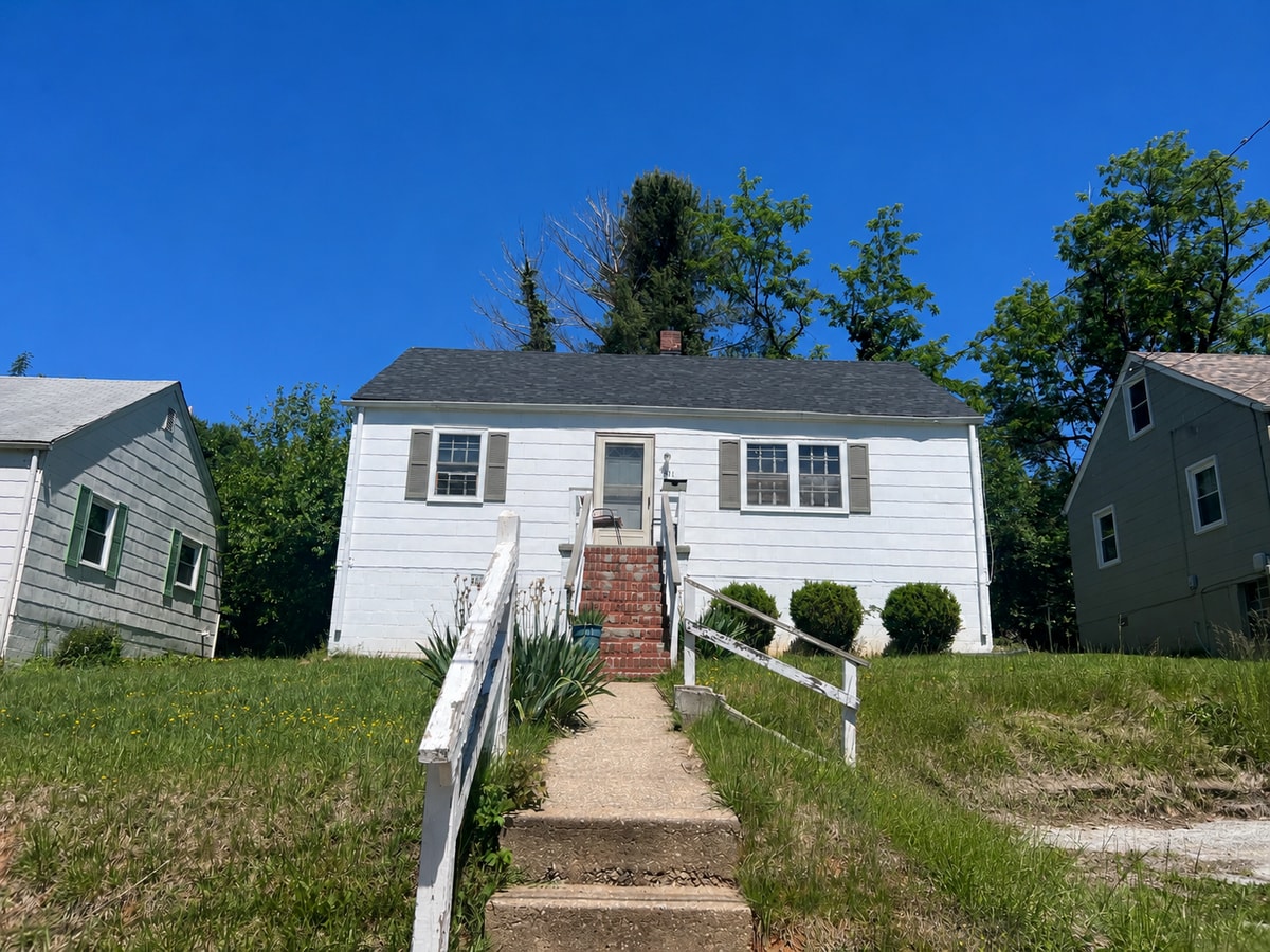 One Level House Near Fort Avenue - One Level House Near Fort Avenue