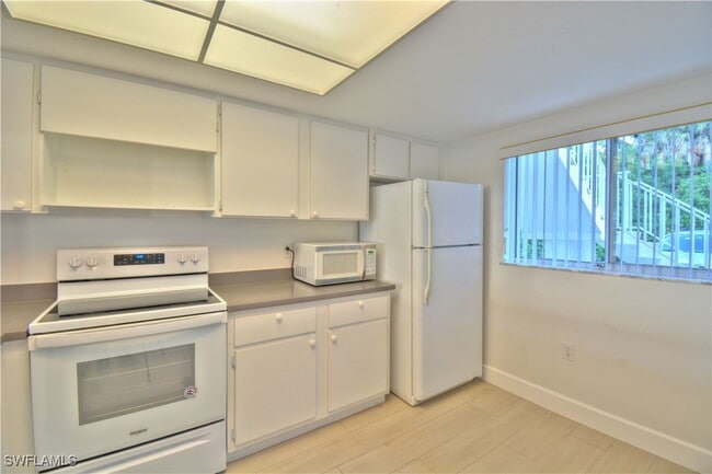 Photo - 2330 Naples Trace Cir Unit 9-903