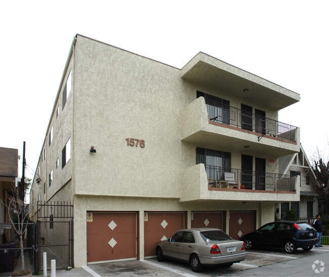 1576 Elm Ave.