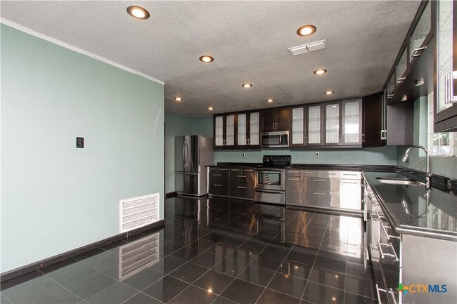 Photo - 2524 Berkett Dr