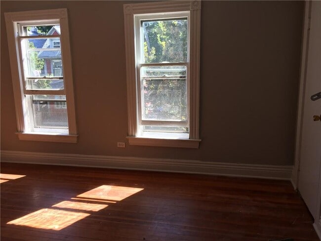 Photo - 82 Asbury St Unidad Up