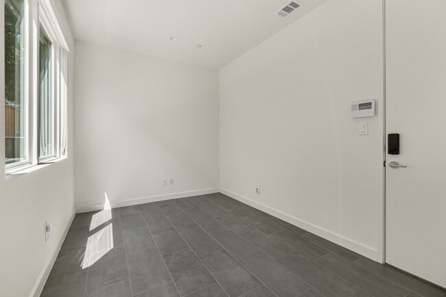 Photo - Newer 2 bedroom, office, and fenced yard townhome in Lakewood!