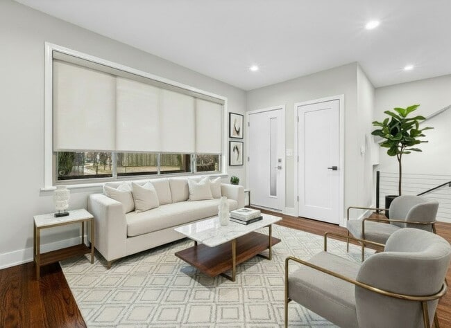 Building Photo - 2850 W Henderson St Unit 1