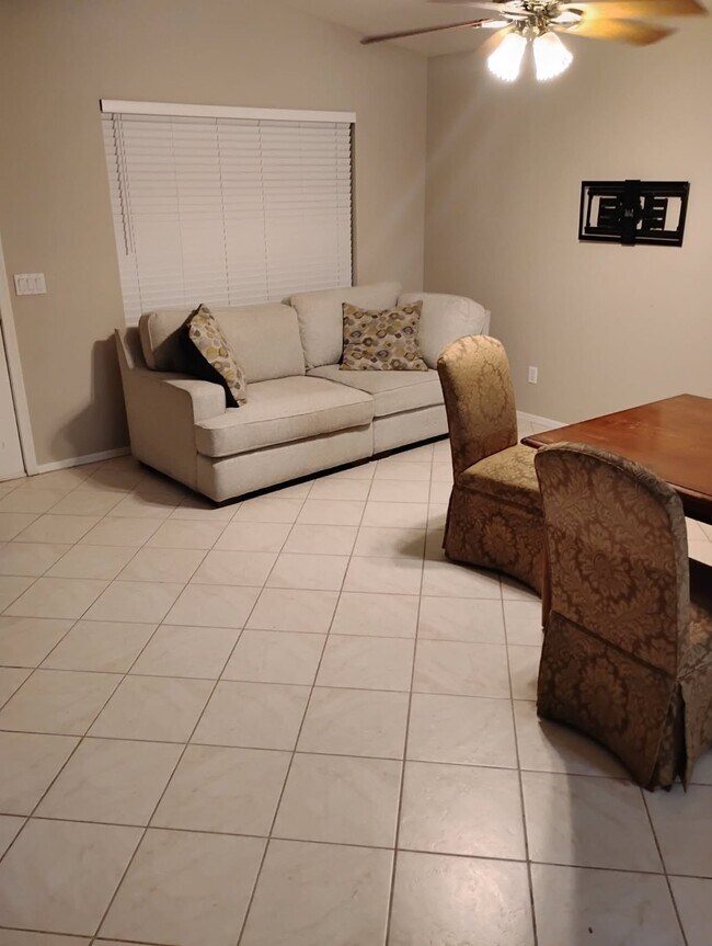 1734 E San Xavier Dr