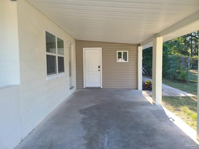 Photo - 115 Warwick Ave