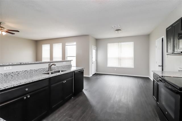 Photo - 305 Arbor Glen Dr