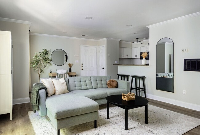 Building Photo - 2711 Randolph Rd Unit ID1353815P