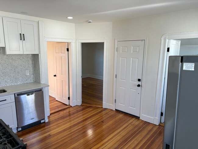 Photo - 262 Revere Beach Pky Unidad 3