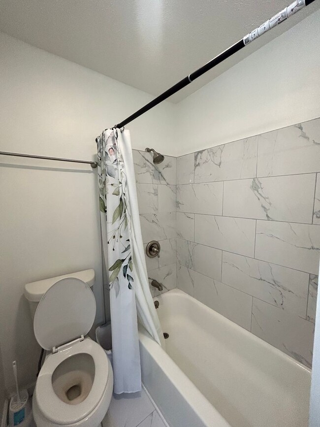 Photo - 5 Karges Pl Unit 5