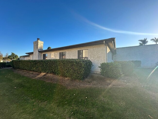 Photo - Lovely 3 Bedroom Townhome!