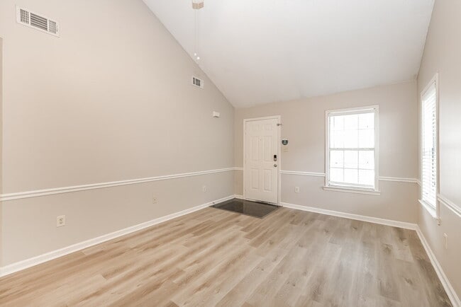 Photo - 1030 Nolan Ln