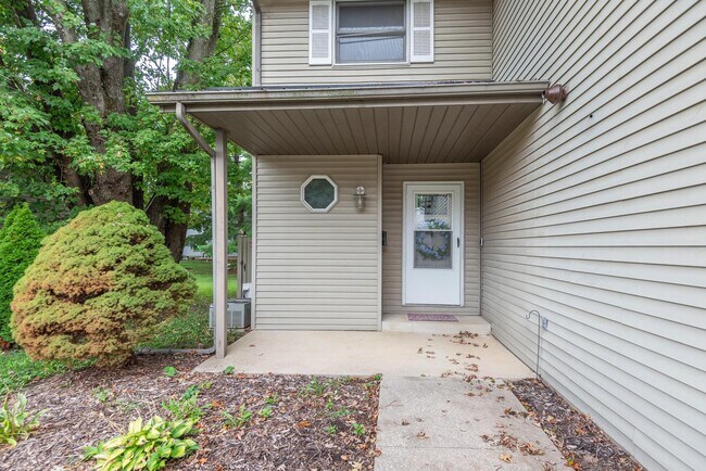 402 s. Village Ct. Unit 402 S Village Ct