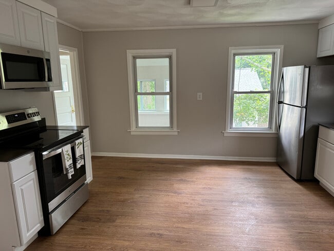 Photo - 3 Eastman St