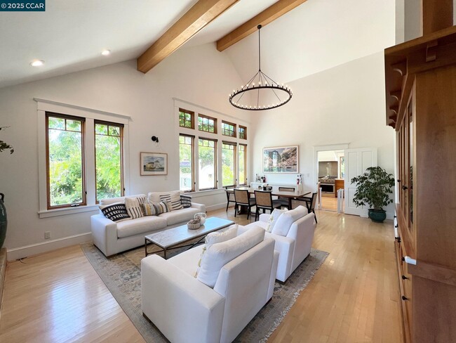 Photo - 53 Knickerbocker Ln