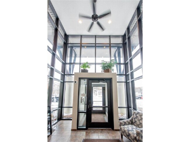 Photo - 240 Spring St Unidad 306