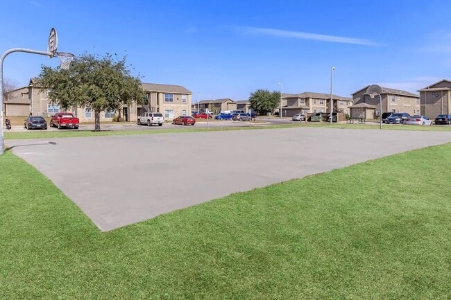 Photo - 409 Riverhill Loop