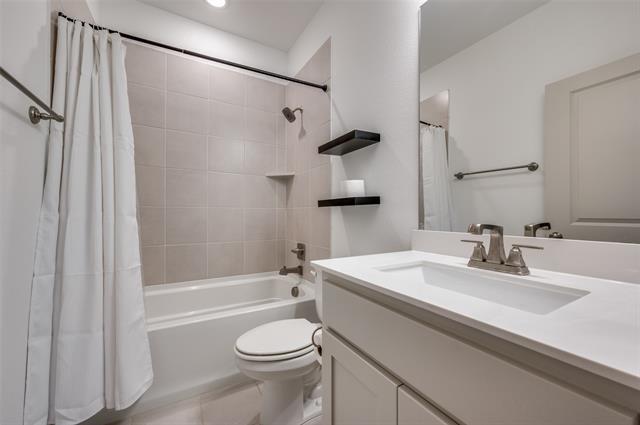 Photo - 550 Cobblestone Ln